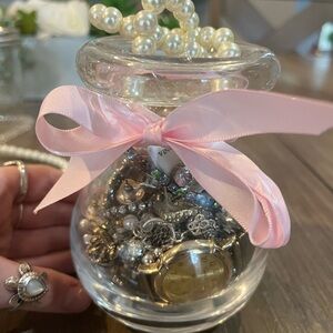 Beautiful and elegant mystery jewelry jar!!